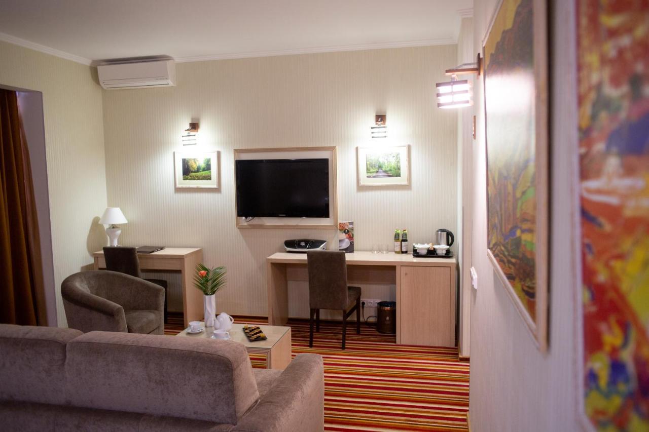 Otel Pushcha Congress 3*
